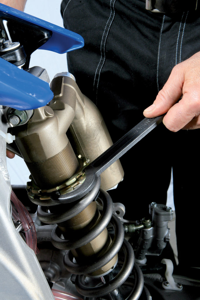 Entretien moto comment prendre soin de son amortisseur ? apprenti motard